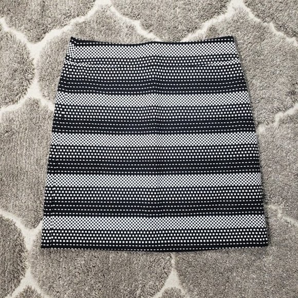 LOFT Dresses & Skirts - Ann Taylor Loft Black Check Knit Skirt Sz 0 NWOT